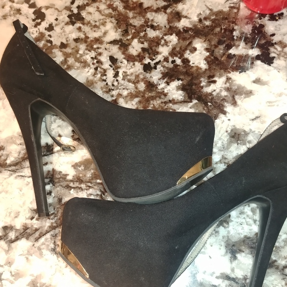 Black Platform heel with gold tip
